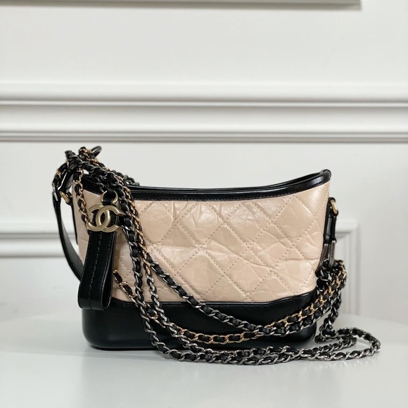 __ 𝑺 𝑶 𝑳 𝑫 __ SELLING CHANEL S GABRIELLE - Picture 15 of 15